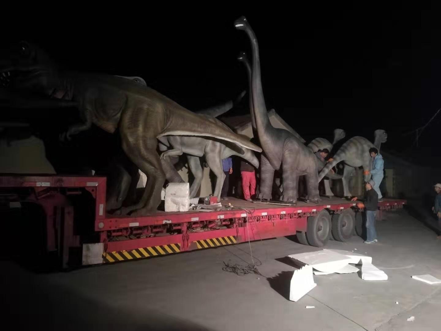 恐龍雕塑項目部分完工，出廠安裝（組圖）。