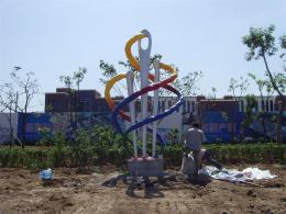 hj1718 不銹鋼雕塑-針線之魅_青島國際服裝城不銹鋼雕塑、石雕、玻璃鋼雕塑_濱州宏景雕塑有限公司